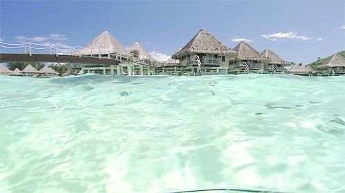 Peaceful ocean waves
