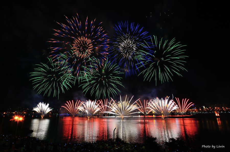 Large rice Cheng fireworks Festival