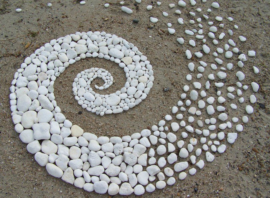 Chalk pebble swirl 1