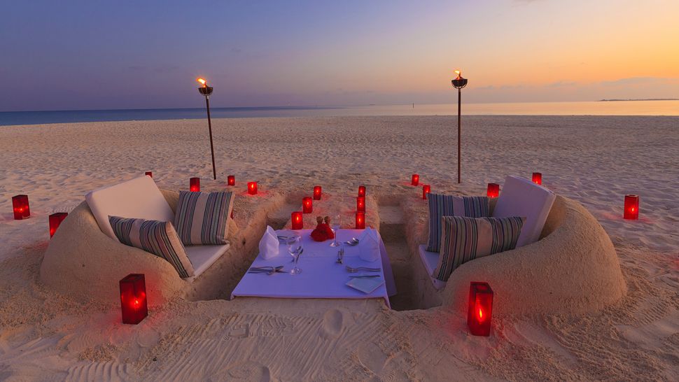 Sand castle dining