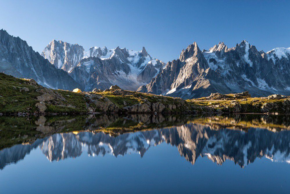 Mirror mountains