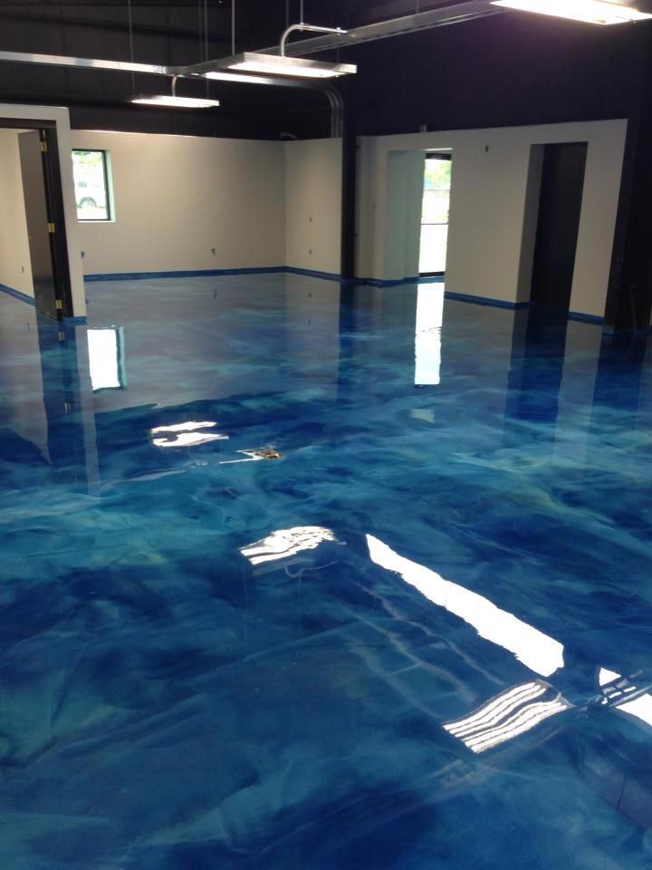 Concrete floor illusion