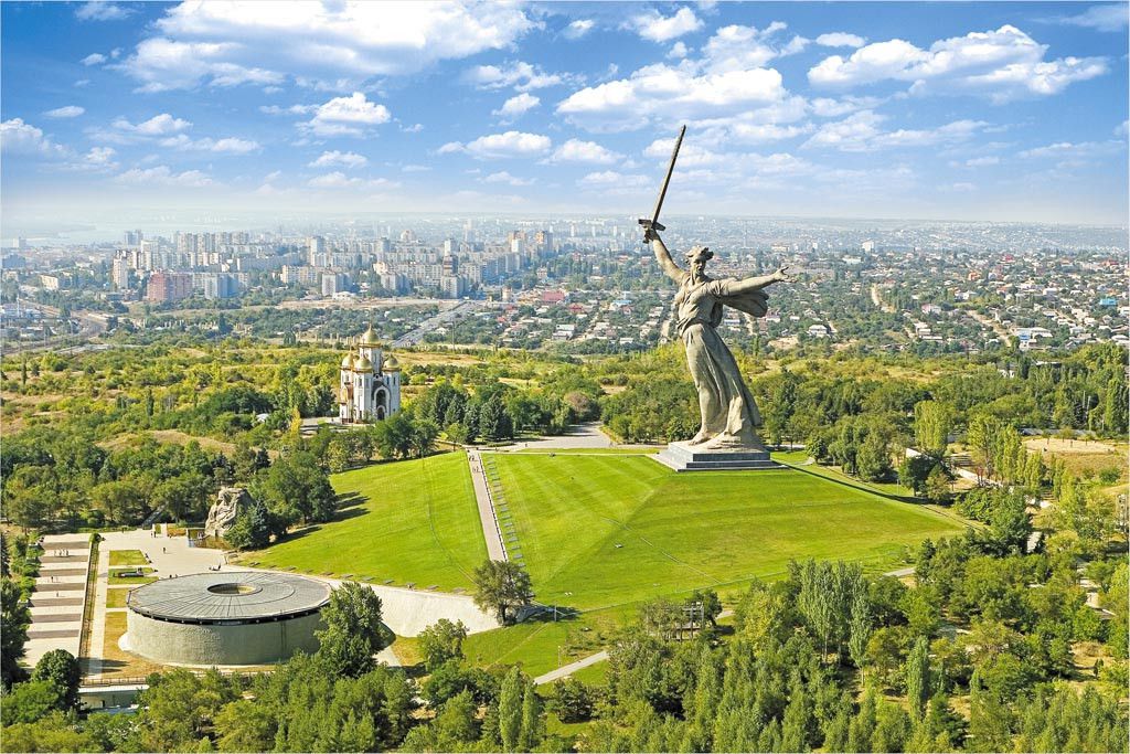 Russian statue: The Motherland Calls