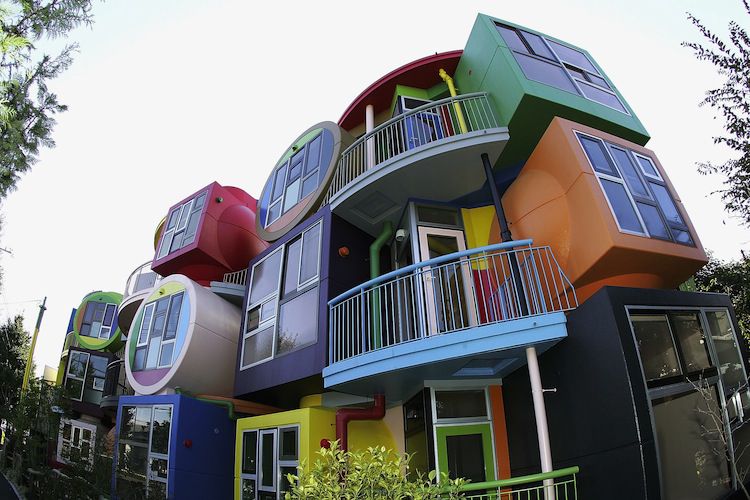 http://all-that-is-interesting.com/wordpress/wp-content/uploads/2012/08/tokyo-architectural-marvels-reversible-lofts2.jpg
