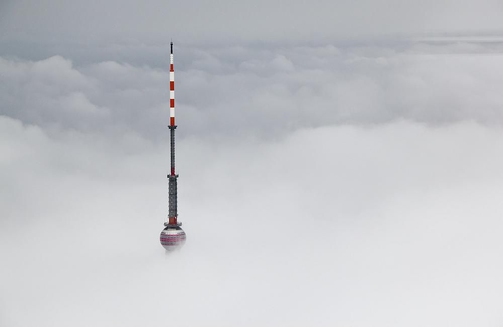 A Peek At Shanghai’s Oriental Pearl Tower