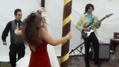 Drunk girl ruins wedding reception