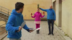 Ping pong paddle knife throwing trick