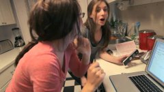 Girls Orders Indian Food With Google Translate