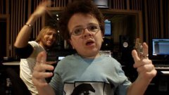 Midget Lip Sync, Dancing To DJ David Guetta Megamix