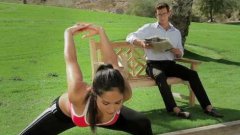 Bouncing Earphone Buds Zippears Commerical